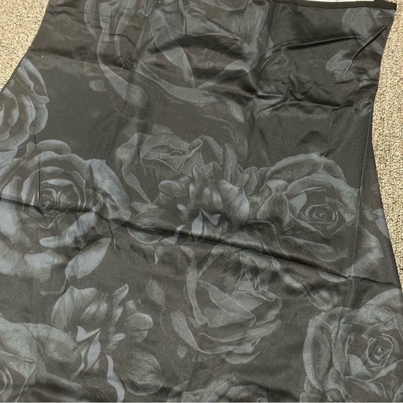 NWT Skull & Rose Sleep Dress, SM - Picture 8 of 8